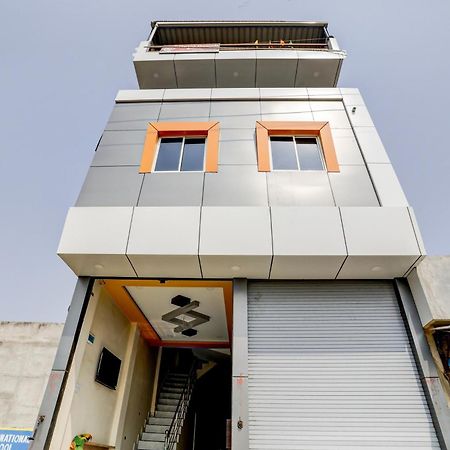 Spot On Hotel Ronak Place Индор Екстериор снимка
