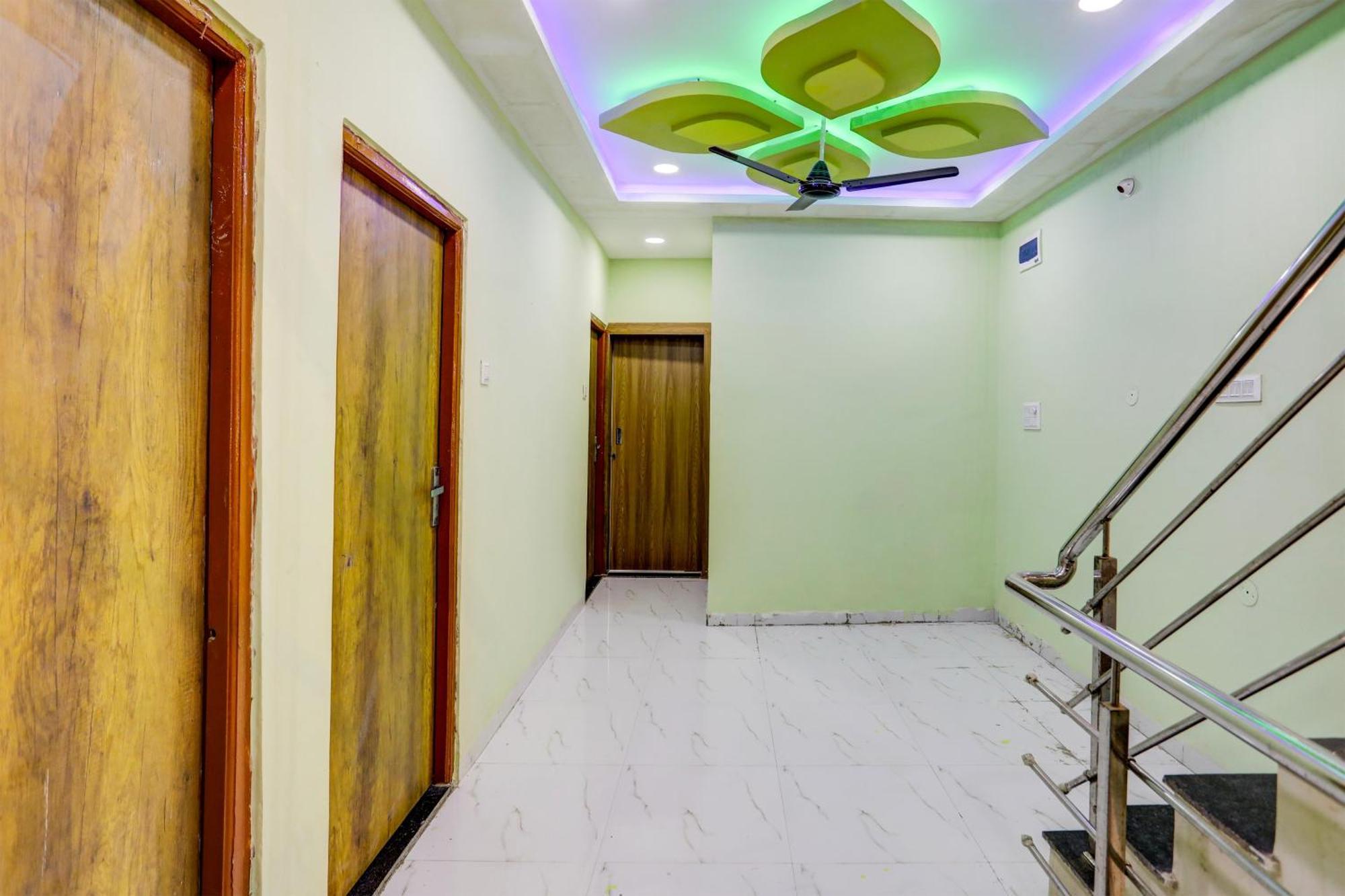 Spot On Hotel Ronak Place Индор Екстериор снимка